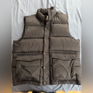 GAP Black Puffer Vest